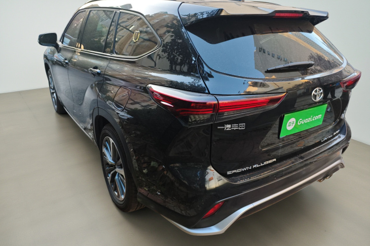 丰田 皇冠陆放 2024款 2.5L HEV四驱旗舰版车身外观5