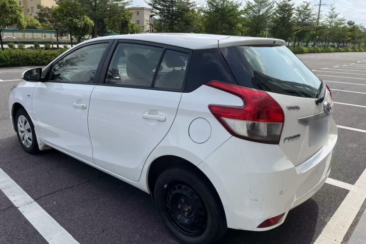 丰田 YARiS L 致炫 2015款 1.5E 自动魅动版车身外观6007