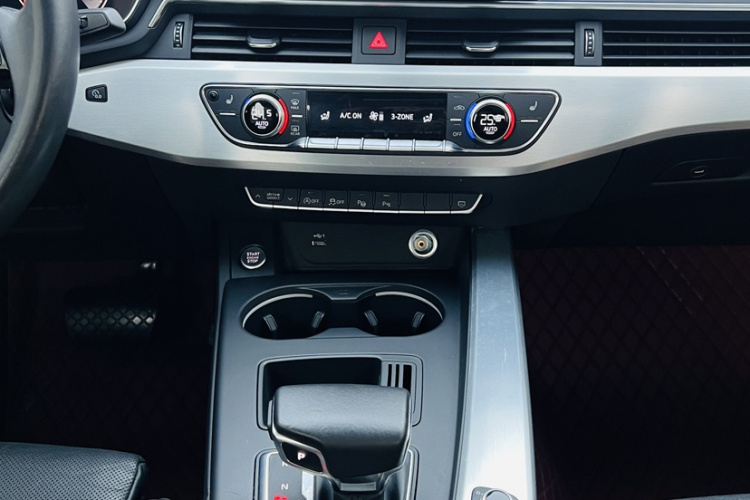 奥迪A4L 2020款 40 TFSI 豪华动感型中控内饰7005