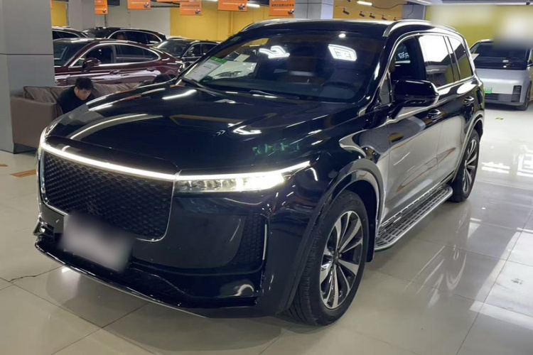 理想汽车 理想ONE 2020款 增程6座版车身外观1