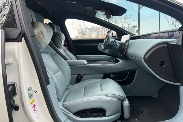 阿维塔12 2024款 700 三激光后驱奢享版中控内饰7004