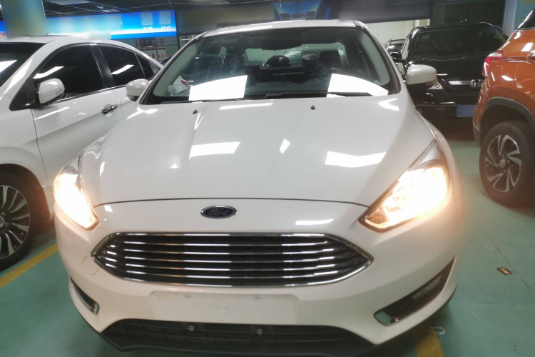 福特 福克斯 2015款 三厢 EcoBoost 125 自动超能风尚型车身外观6001