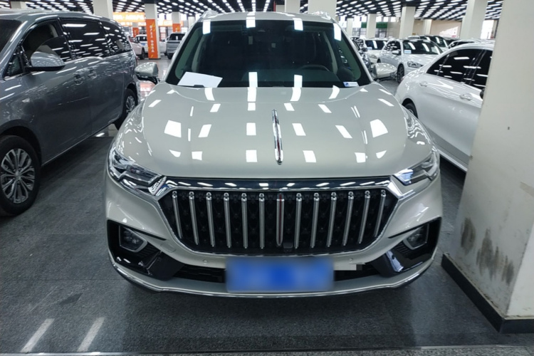 红旗HS5 2022款 改款 2.0T 智联旗享四驱版车身外观2