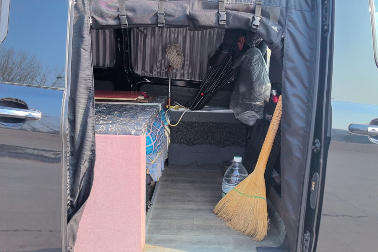 福特 全顺 2023款 2.0T汽油自动多功能商用车中轴中顶5/6座中控内饰21