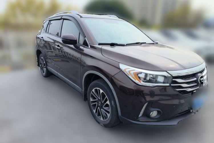 广汽传祺 传祺GS4 2015款 200T 手动精英版车身外观3