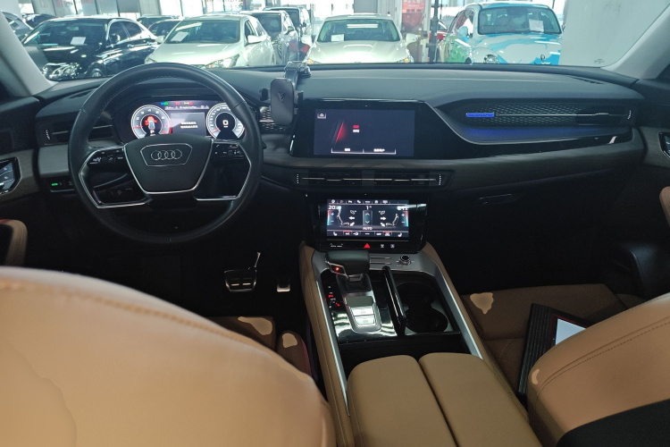奥迪Q6 2024款 50 TFSI quattro 行云型 羽林套装 6座中控内饰12