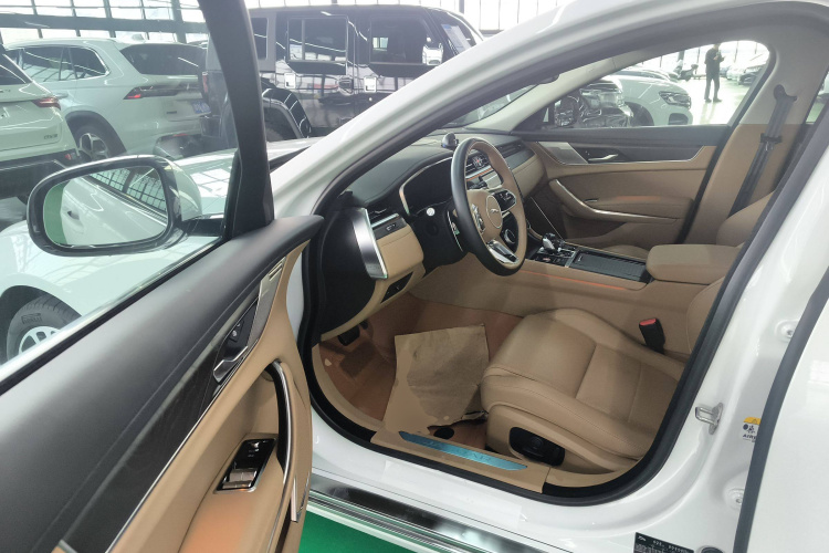 捷豹XFL 2024款 2.0T P250 两驱尊享豪华版中控内饰20