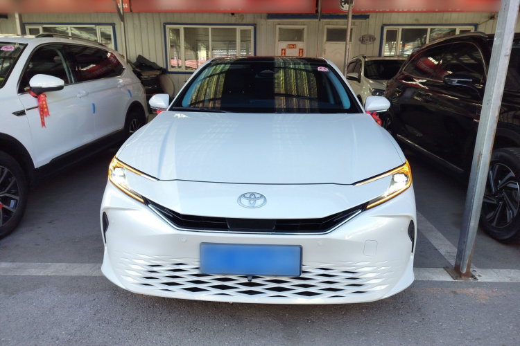 丰田 凯美瑞 2024款 2.0G 尊贵版车身外观2