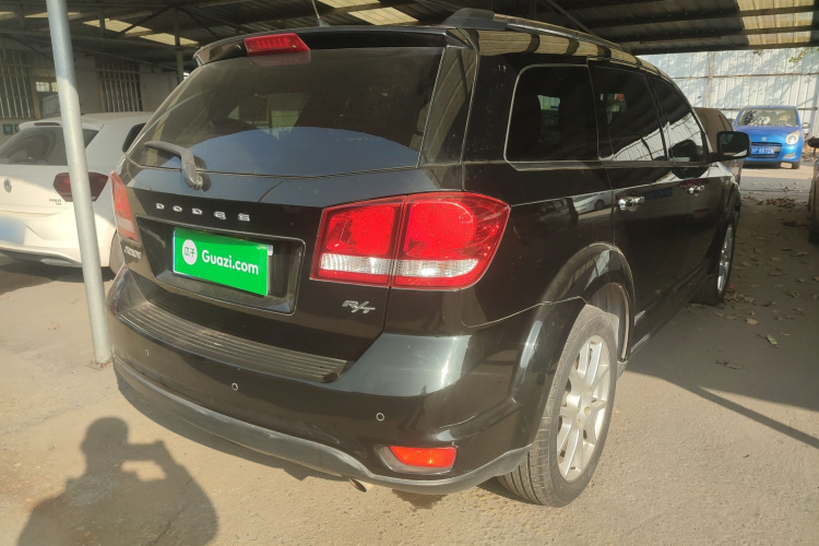 道奇 酷威 2013款 2.4L 两驱尊尚版车身外观7