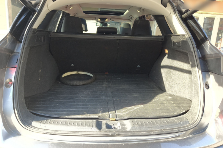 英菲尼迪QX50 2018款 2.0T 四驱菁英版机舱底盘23