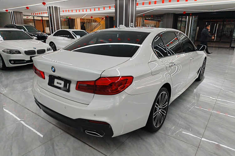 宝马5系 2018款 改款 530Li xDrive M运动套装车身外观7