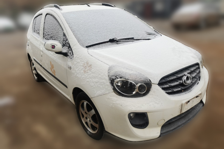 吉利汽车 熊猫经典 2014款 CROSS 1.5L 自动精英型车身外观3