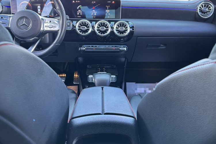 奔驰CLA 2020款 CLA 200局部细节9004