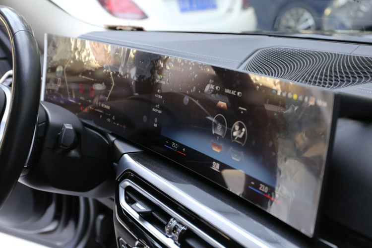 宝马3系 2023款 325Li M运动套装局部细节9001