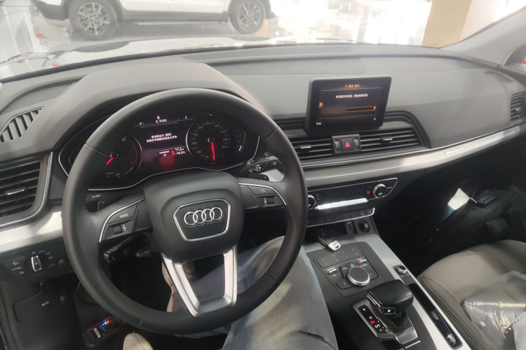 奥迪Q5L 2020款 改款 40 TFSI 荣享进取型中控内饰12