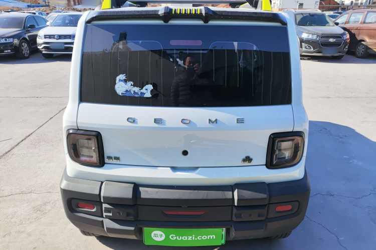 吉利银河 2024款 200km 熊猫骑士车身外观6