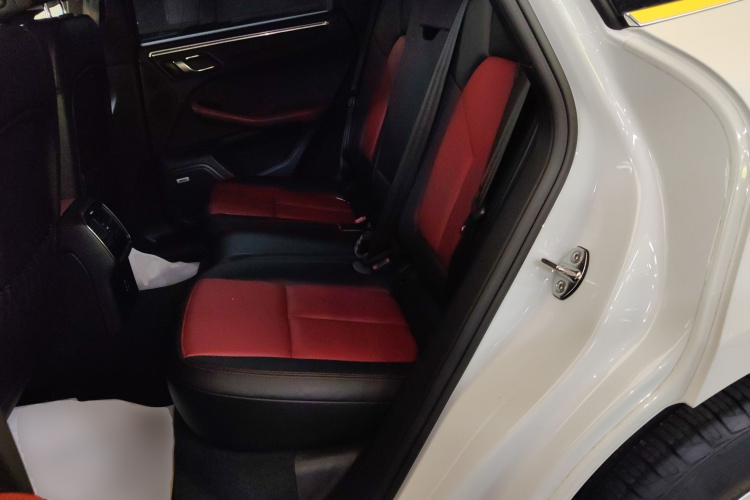 保时捷 2020款 Macan 2.0T中控内饰21