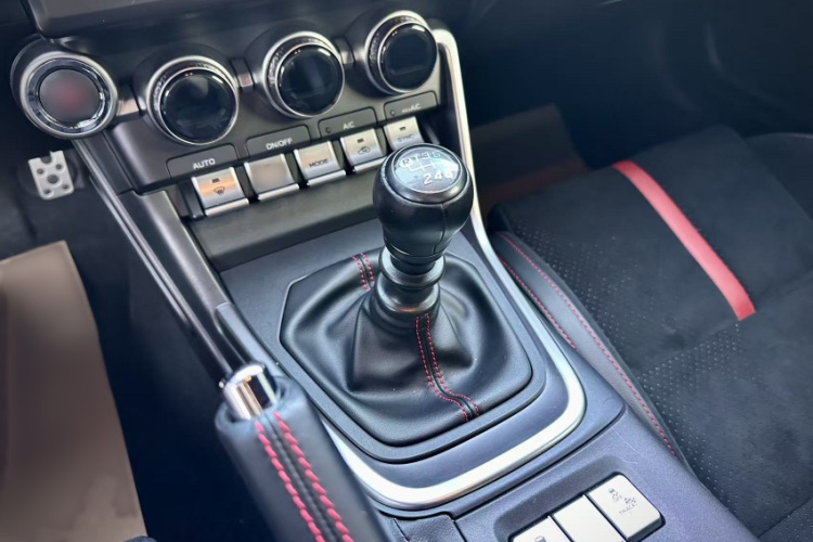 斯巴鲁BRZ 2022款 2.4L 手动版中控内饰7007