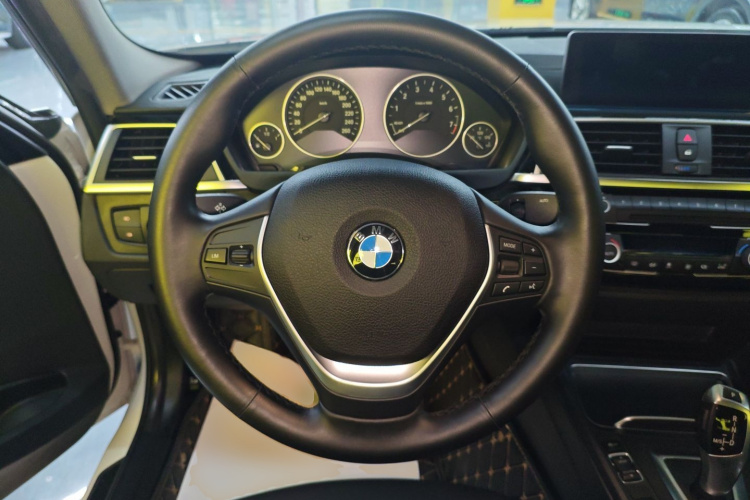 宝马3系 2019款 320Li 时尚型中控内饰13