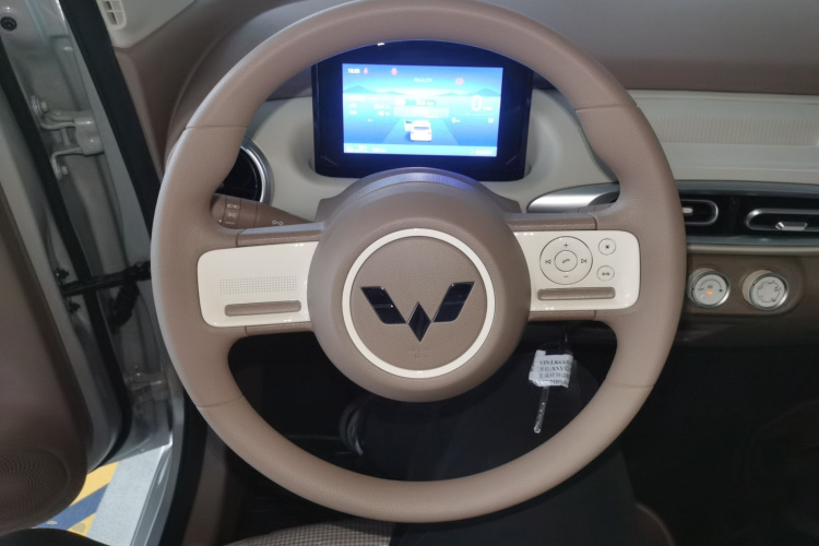 五菱汽车 宏光MINIEV 2025款 四门版 进阶款中控内饰13