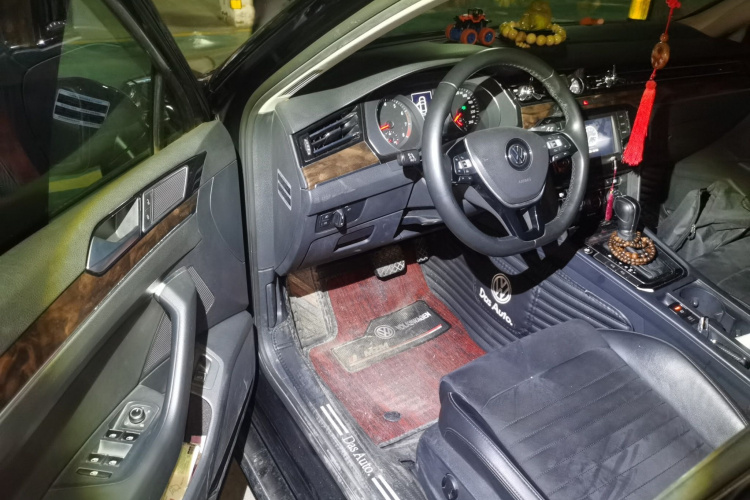 大众 迈腾 2017款 330TSI DSG 豪华型中控内饰7003