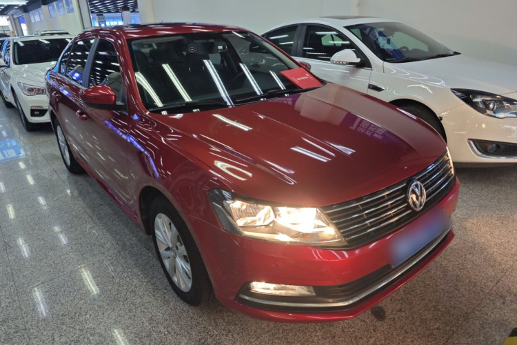 大众 朗逸 2015款 1.6L 自动舒适版车身外观3