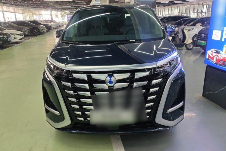 腾势D9 2022款 DM-i 970 四驱尊荣型车身外观2