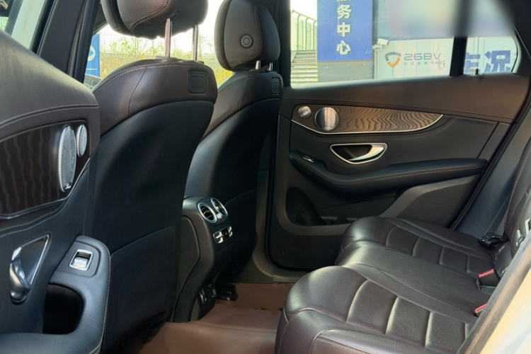 奔驰GLC 2019款 改款 GLC 300 L 4MATIC 动感型中控内饰7002