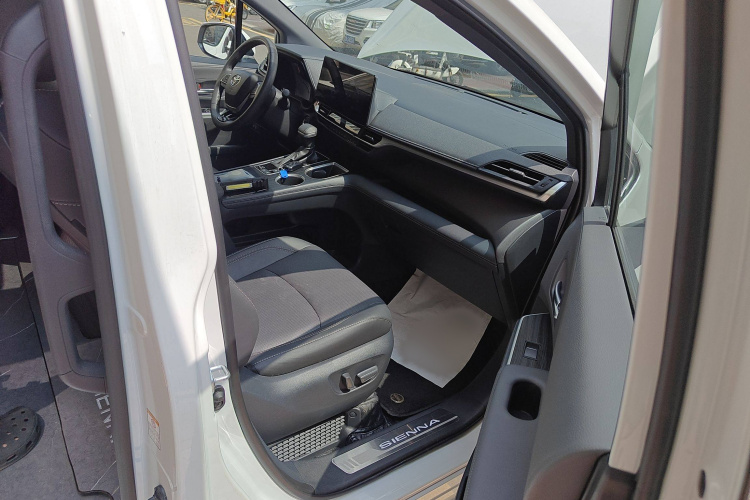 丰田 赛那SIENNA 2024款 2.5L混动 至尊版局部细节9005
