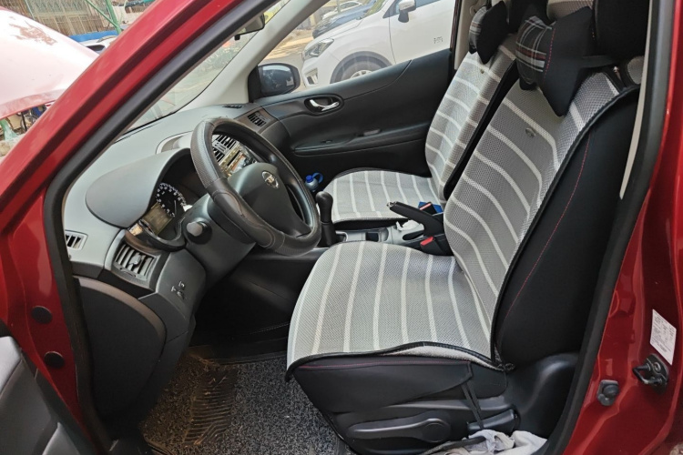 日产 骐达TIIDA 2014款 1.6L 手动舒适型局部细节19