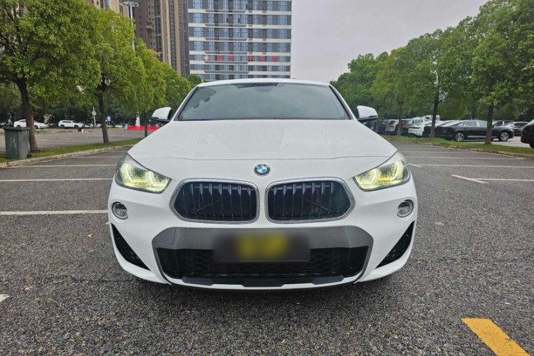 宝马X2(进口) 2018款 sDrive25i 豪华型M越野套装 国V车身外观6005