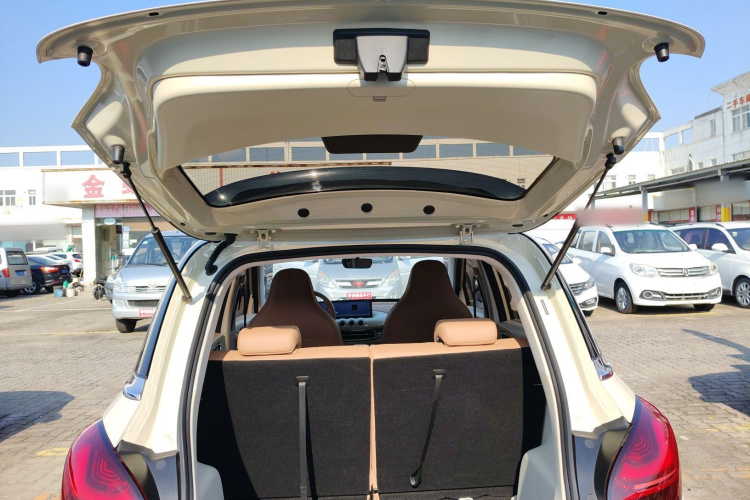 五菱汽车 五菱缤果 2025款 333km 灵犀互联款机舱底盘23