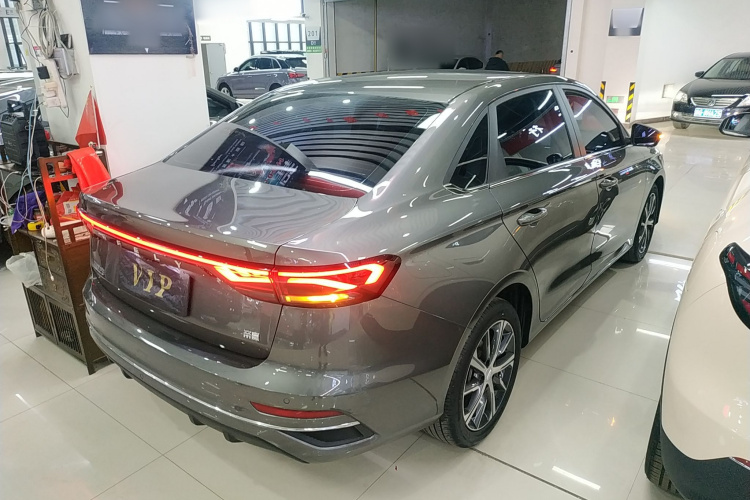 吉利汽车 帝豪 2022款 第4代 1.5L CVT尊贵型车身外观7