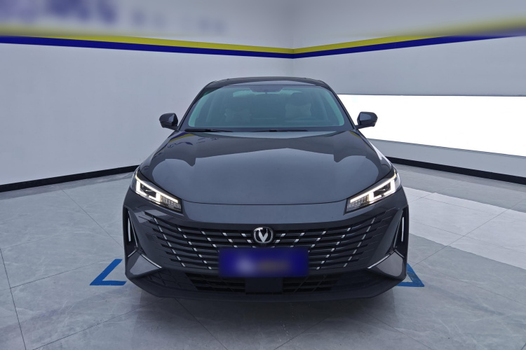 长安 逸动 2024款 1.5T GDI自动 旗舰型车身外观2