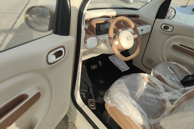 奔腾小马 2026款 222km 萌趣马 Plus中控内饰20