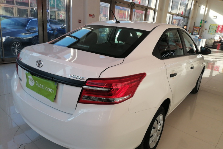 丰田 威驰 2017款 1.3L 手动前行版车身外观7