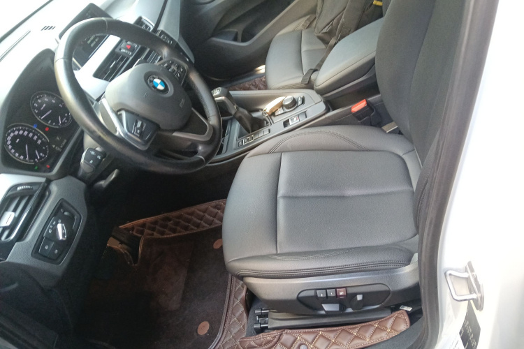 宝马X1 2019款 sDrive20Li 领先型中控内饰19