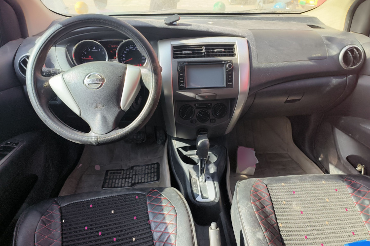 日产 骊威 2013款 劲锐 1.6XV CVT豪华版中控内饰7002