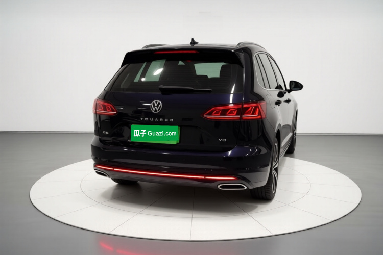 大众 途锐 2023款 3.0TSI 锐享版 曜黑运动套装车身外观6