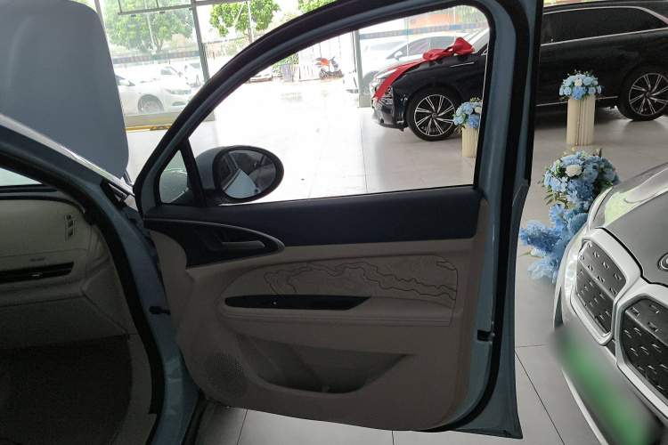 欧拉好猫 2022款 莫兰迪版 400km标准续航 豪华型 磷酸铁锂中控内饰7005