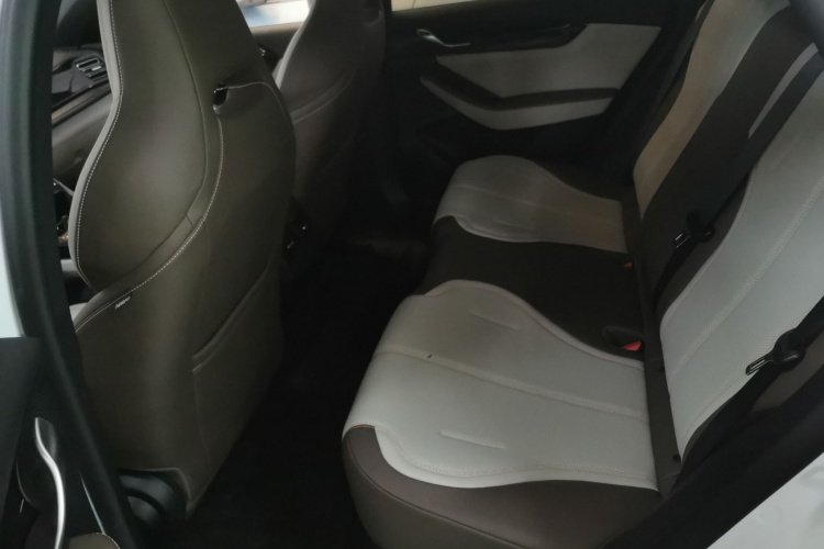 比亚迪 秦PLUS 2024款 荣耀版 DM-i 55KM领先型中控内饰21