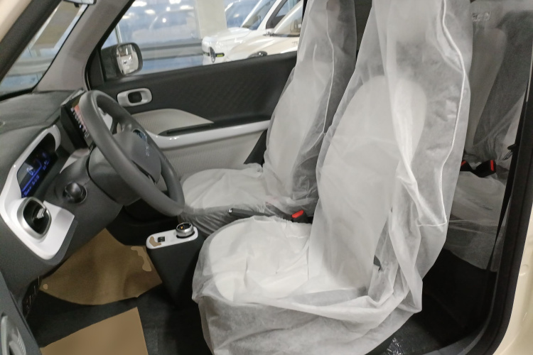 吉利银河 熊猫 2025款 210km 元气熊中控内饰19