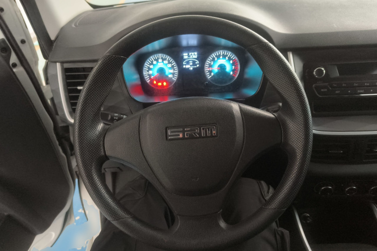 金杯 金海狮M经典 2022款 1.5L 工程狮客车 6座中控内饰13