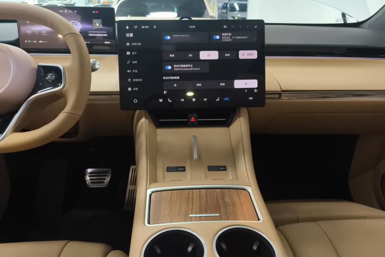 鸿蒙智行 智界R7 2024款 纯电 667km Pro局部细节16