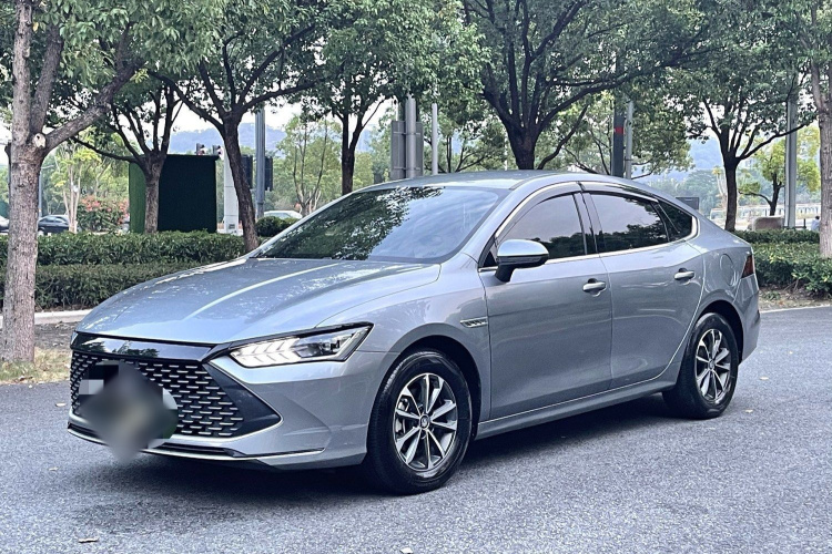 比亚迪 秦PLUS 2023款 冠军版 DM-i 55KM领先型车身外观1