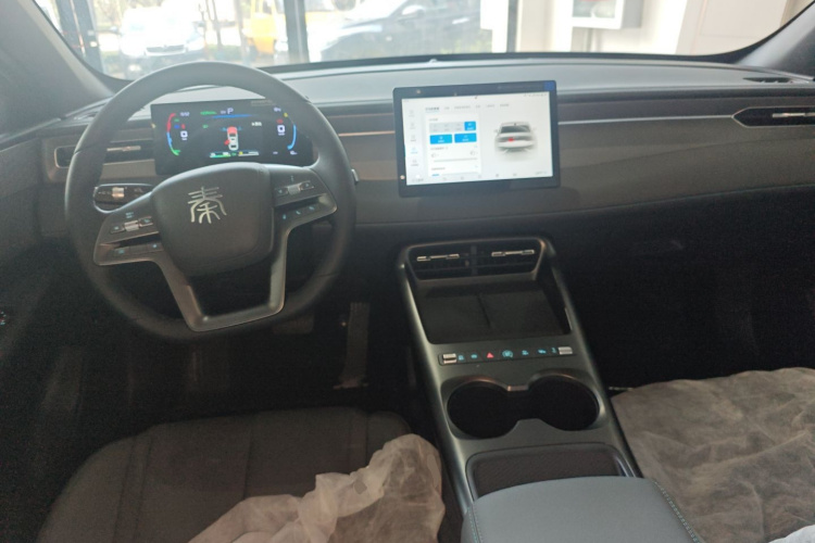 比亚迪 秦PLUS 2025款 DM-i 智驾版 128KM进取型中控内饰12