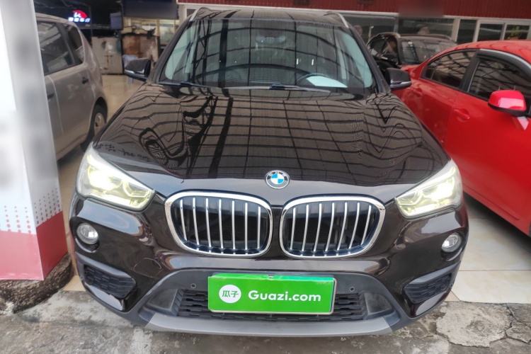 宝马X1 2016款 sDrive18Li 尊享型车身外观2