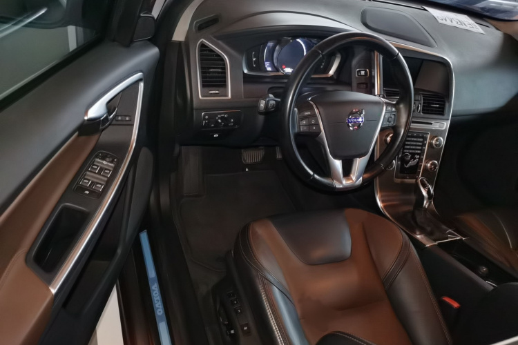 沃尔沃XC60 2016款 T5  智远版中控内饰7003