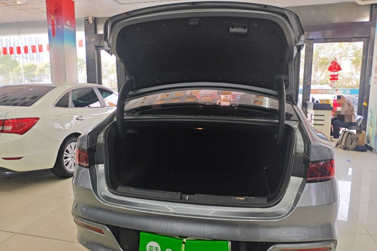 比亚迪 秦PLUS 2023款  冠军版 DM-i 120KM超越型机舱底盘23