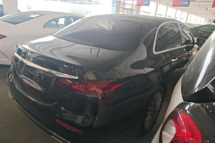 奔驰E级 2023款 E 300 L 豪华型车身外观7